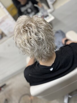 ロジーリリーヘアーズ(Rosy Lily hair's) ホワイトブロンド