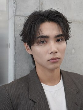 レタッチ バイ フィフス 銀座(RETOUCH by fifth) 銀座フェザーパーマセンターパート波巻きスパイラルパーマメンズ