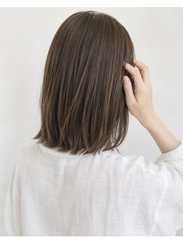ホーム(home)の写真/気になる白髪を「褒められ髪」へ◎髪と地肌に優しい薬剤で印象明るく大人の艶髪へ☆無理な押し売りなし☆