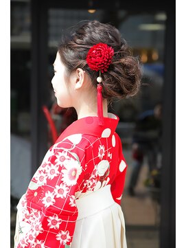 ヘア クチュール ミヨ(HAIR COUTURE MIYO) 卒業式袴に合うアップスタイル