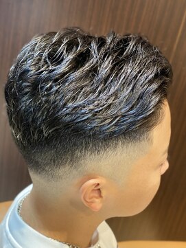 ヘアーモードキクチ 神田日銀通り店 ビジネスシーンにも、神田ミドルフェード