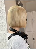 前下がりボブ切りっぱなしボブショートボブミルクティーアッシュ