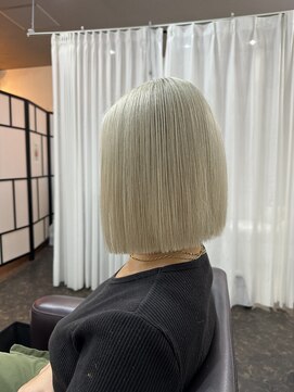 ガーデン ジングウマエ(GARDEN jingumae) 星華,デザインカラー,切りっぱなしボブ,ウェットヘアc30