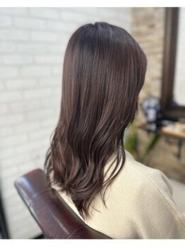 アトリエナガノ(atelier nagano) ニュアンスカラー/センターパート/ツヤ髪スタイル/ブルージュ