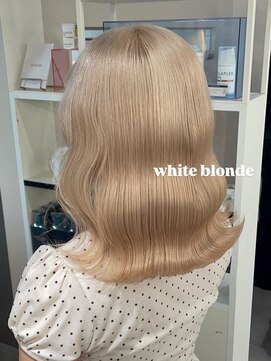 ベレーザ 渋谷(BELEZA) 15768ブリーチ＆ダブルカラーパールベージュホワイトアッシュ