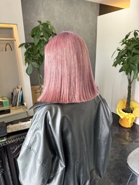 ジーナ 難波(Zina) ハイトーン×切りっぱなしボブ