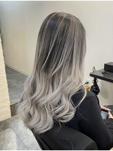 周りと差をつけたい方には1ミリにこだわってハイライトの太さをコントロール☆一人一人のなりたいを再現☆