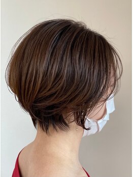 気づかないうちに固くなる頭皮へ。癒しのスパでほぐして、健やかな頭皮と美しい髪をキープする極上ケアを◎