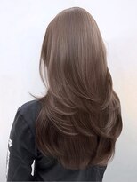 ロティー(loty)&nbsp;レイヤー モカグレージュ 顔周りカット 前髪 透明感カラー 艶髪
