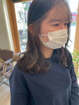 ロッカヘアエジェ(ROCCA hair eje.) グレージュハイライト×ミディアムウェーブフェイスフレーミング