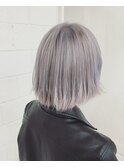 ホワイトラベンダーグレージュのボブ