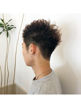 ヘアークリアー 春日部 メンズ/大人の刈り上げモヒカン/スポーティな大人刈り上げ