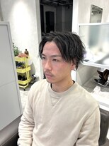 キートス(Kiitos)&nbsp;波打ちツイスパ/センターパート/ウルフスタイル