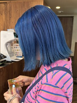 シュリット(schritt) アクリルブルーカラー ブリーチカラー渋谷  外はねボブ＊  Luna