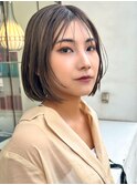 オリーブベージュ×大人かわいいボブスタイル