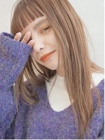 ディッセンバー 神宮前(December)&nbsp;ベージュカラーワイドバングオン眉暖色ベージュ切りっぱなし