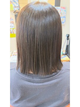 ヘアスタジオブービー ツヤ感ミディ