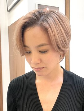 ルイ(ROUIS produced by LUCK 津田沼) ROUIS 津田沼 ハイトーンショート/ブリーチ/白髪ぼかし