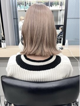 ギークス(GEEKS) 【GEEKS渋谷】初ブリーチ/ミルクティーベージュ/伸ばしかけボブ
