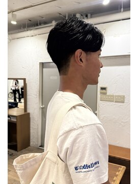 ファム(FAM) センターパート　くせ毛　癖毛　フェザーパーマ　代官山　中目黒