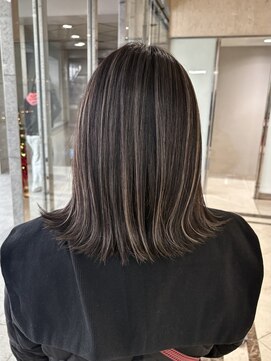 コントラストハイライト切りっぱなしボブレイヤーボブ