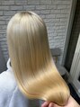 レミー(Remii)&nbsp;黄色味を残したブロンドカラーです！毛先の残留も活かして！