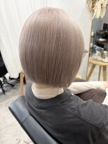 イルウィ(irwi)&nbsp;【ホワイトベージュカラー/ミニボブ】