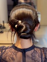 フォーエス(4S)&nbsp;カチモリタイトシニヨン ～結婚式お呼ばれヘア～