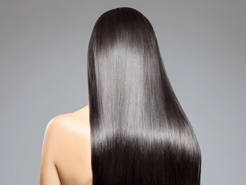 ストレートパーマ専門店 ビタミナポストマンの写真/【ダメージ補修×ストレート】傷みがひどくてストレートを諦めていた方も、憧れのツヤサラストレート髪に！
