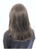 《LOVEST甲村》色濃く透ける、グレージュカラー(ブリーチなし)