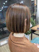 大人かわいいミディアム伸ばしかけヘア