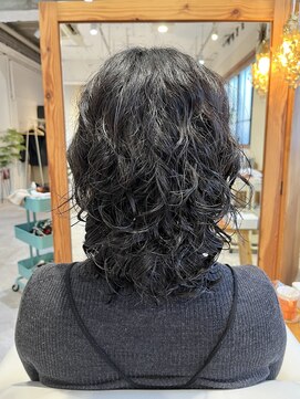 レイドバック(LAID-BACK) 【LAID-BACK高内】ミディアムパーマ