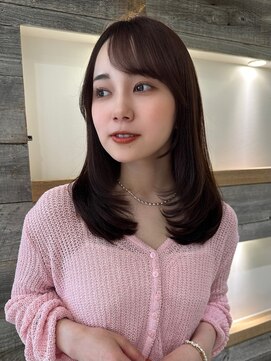 アイヴィ 表参道(IVY) ワンカールレイヤーロングレイヤー顔まわりカット【肥田亜沙美】