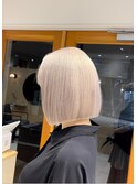 ホワイトベージュブロンドボブカット冬カラー透明感ブリーチ渋谷