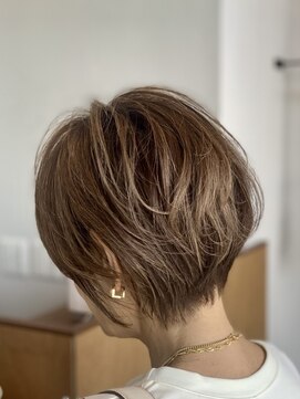 アンヒュッテ(ANHUTTE) 【脱白髪染め】／大人ベージュハイライト