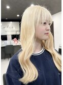 レイヤーカット×ブロンズカラー