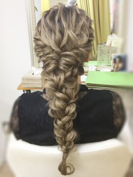 ヘアアンドメイク ゼン ヨコハマ(Hair&Make ZEN YOKOHAMA) 【ZEN横浜関内】ブリティッシュカントリーな編みおろし