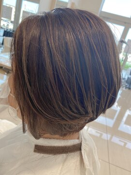 ゼル 桶川ベニバナウォーク店(ZELE) 大人ハイライト×ショートボブ