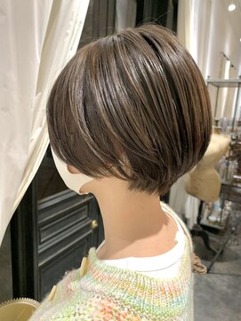 ニーナ(NINA) ショートにハイライト