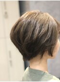 カーキグレージュマッシュショートボブフェザーバングヘナ(所沢)
