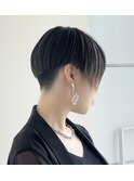 個性派モードスタイル