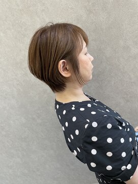 ラブズラフズ 下上津役店 (Loves Laughs) 白髪ぼかしハイライト　骨格矯正ショート　スモーキーベージュ