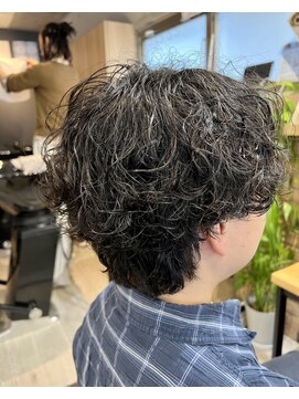 マノハル(MANOHARU) 黒髪ミディアム/スパイラルパーマ