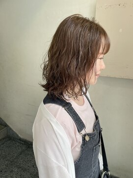 キャンバス バイ ネオリーブ 横浜西口(Canvas by neo.) ミディアムパーマ ウェーブパーマ ベージュ 【miku】