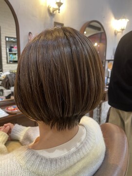 ヴィアンカ(Vianca) 抜け感大人ショートボブ