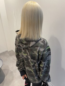 リーアイ(R-ee-i) ホワイトミルクティーカラー