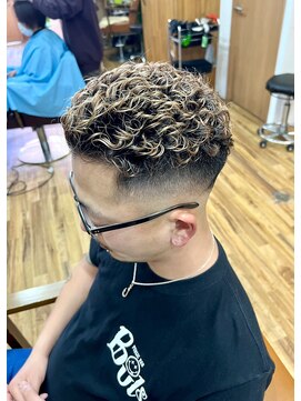 ブロンド宮城リョータパーマ