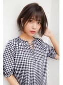 秋冬インナーカラーと小顔に見える外ハネ耳かけショートボブ