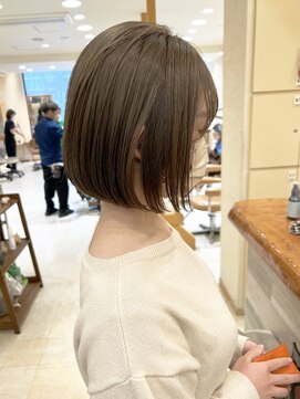 モリオ フロム ロンドン サッポロファクトリー店(morio FROM LONDON) 【morio】札幌ボブ　ぱつっとナチュラルボブ