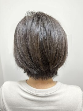 シャポン 大人かわいい小顔前下がり丸みショートボブ